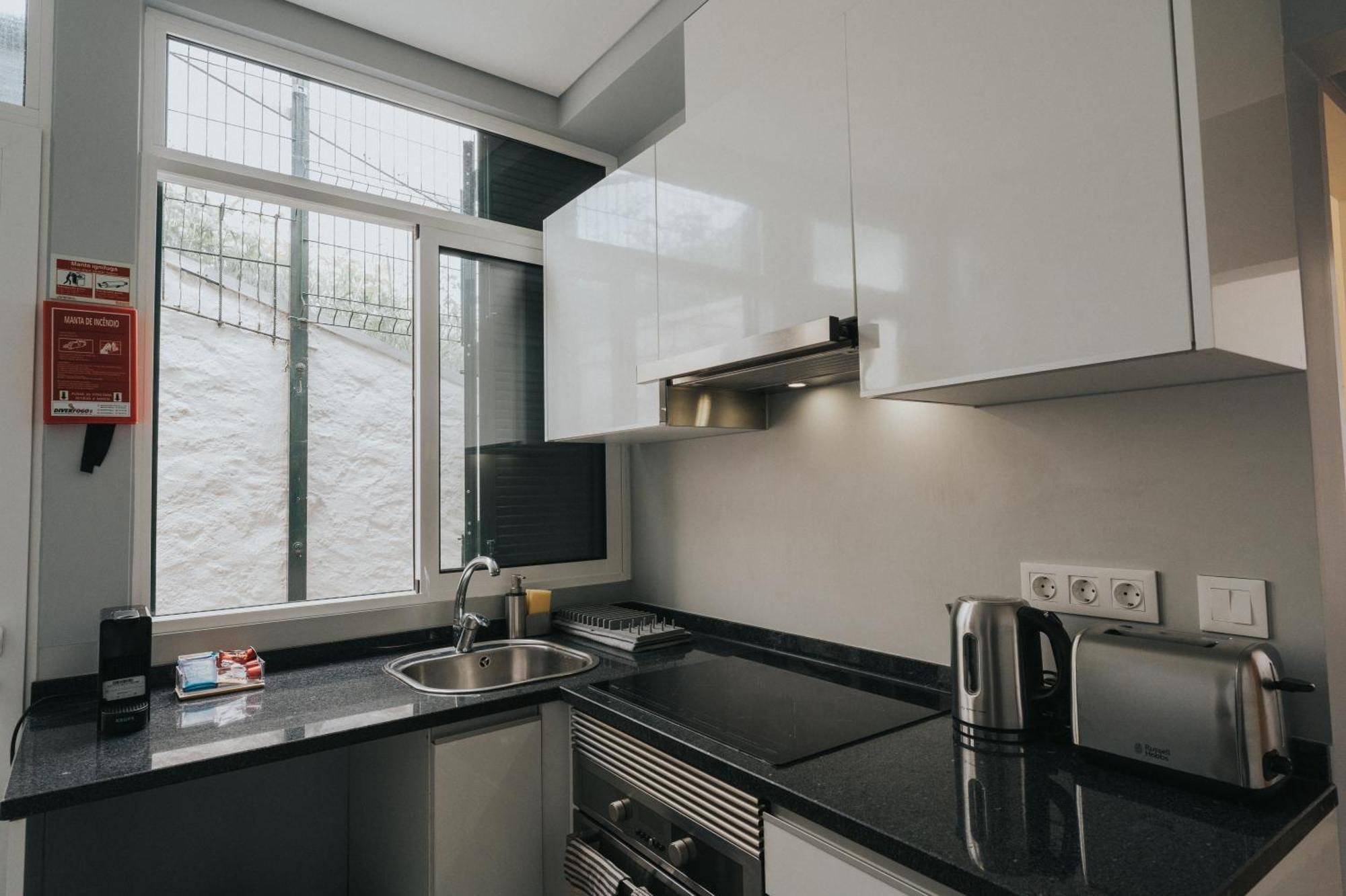 Pico Apartment's *